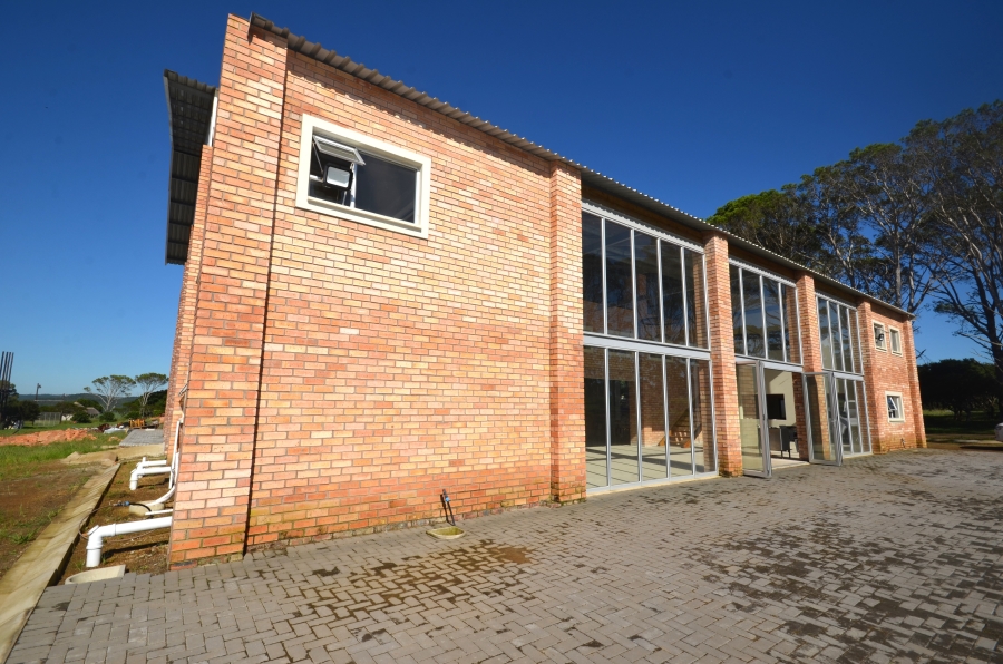 To Let commercial Property for Rent in Beacon Bay Eastern Cape